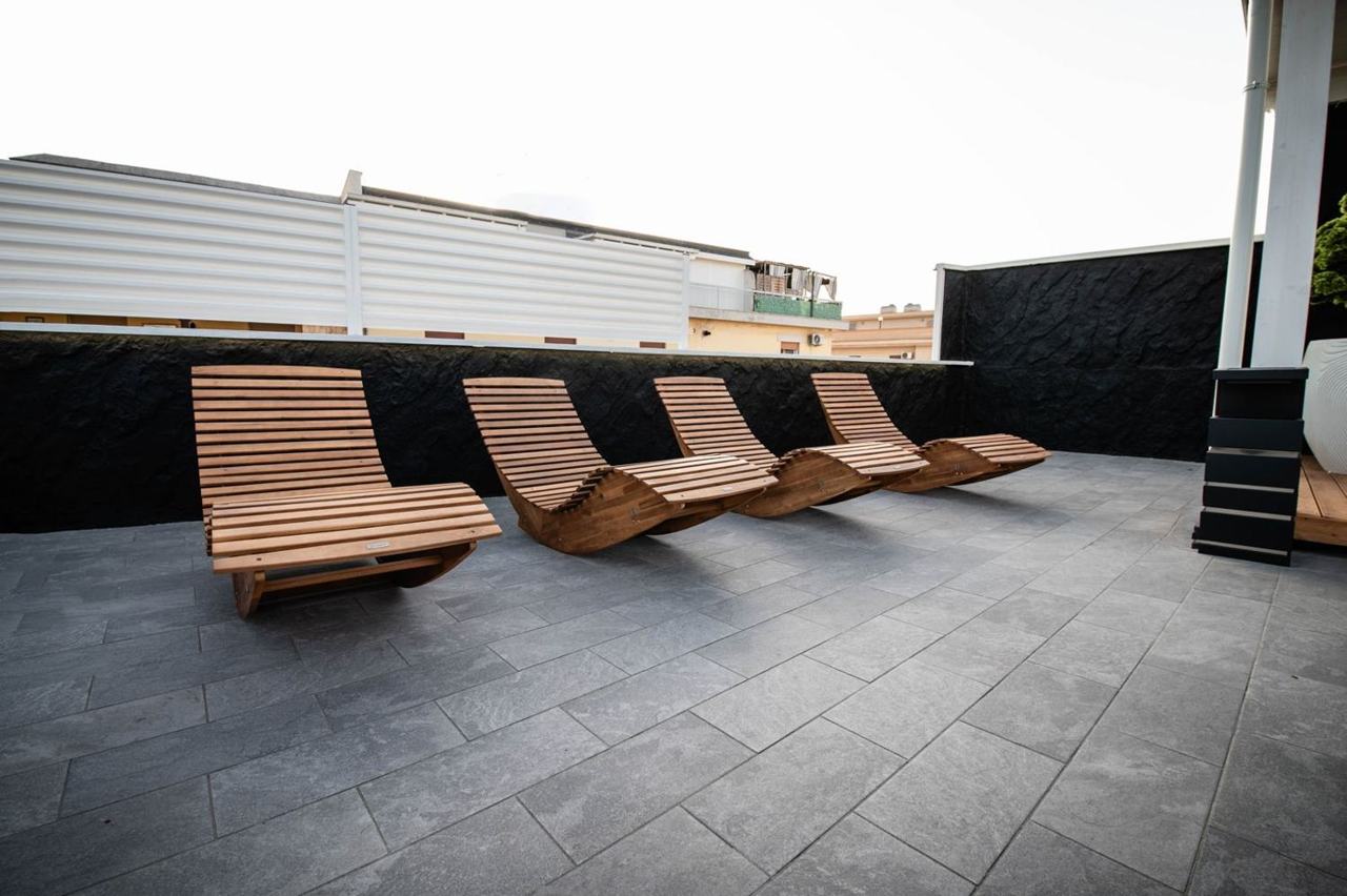 Chaise longue in legno